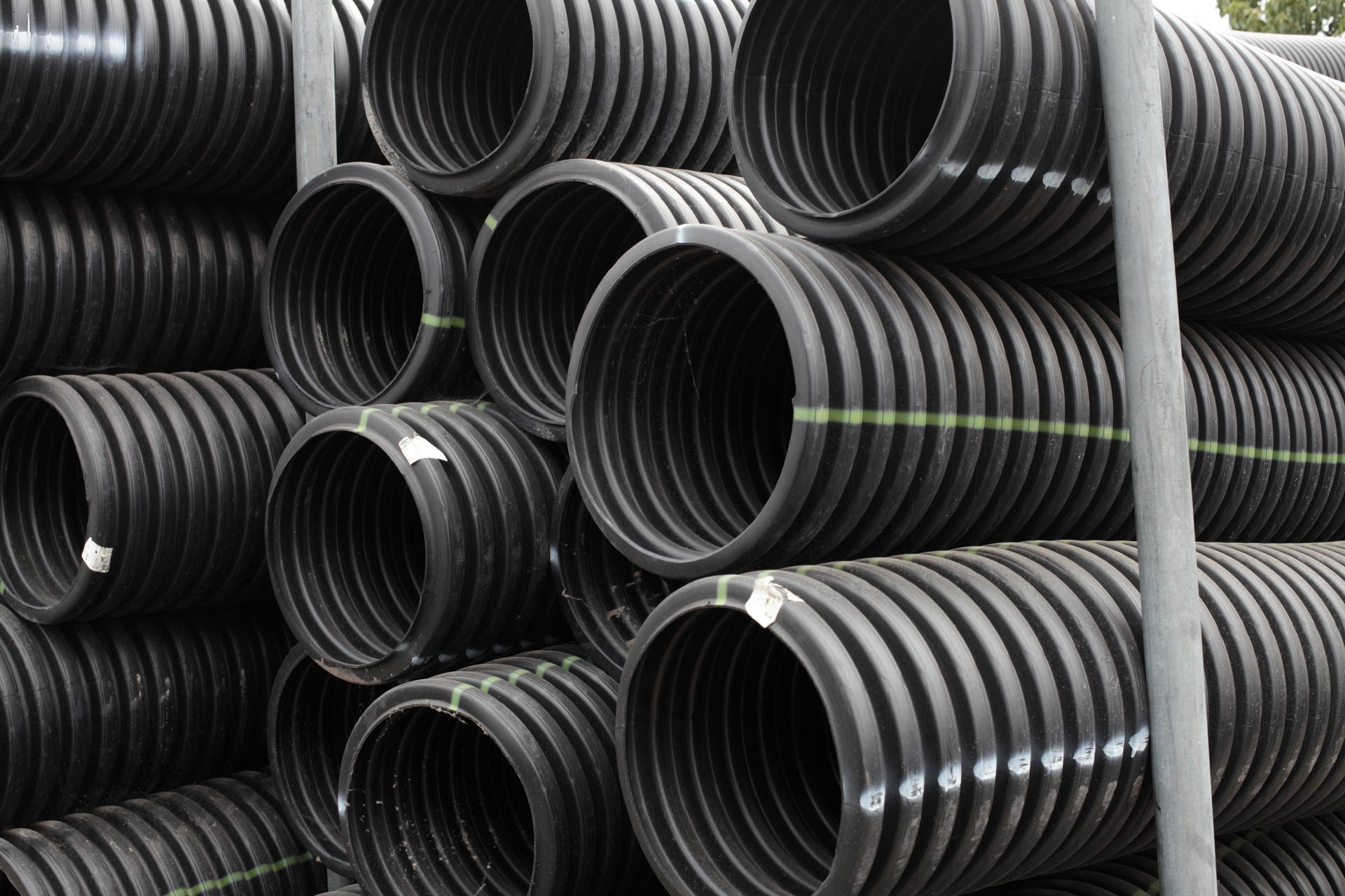 thumbnail image 2 of Beena OO Gauge Concrete Drainage Pipes – 10pc – 1:76 Scale – Construction Diorama 2 of 2